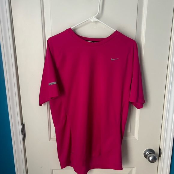 Pink Nike Miler Running Shirt - Size Large - Picture 1 of 4